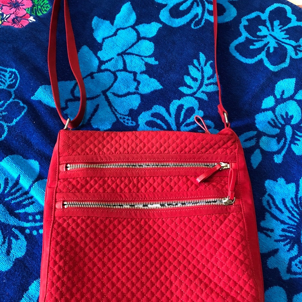 Vera Bradley Red quilted Messenger Handbag!
